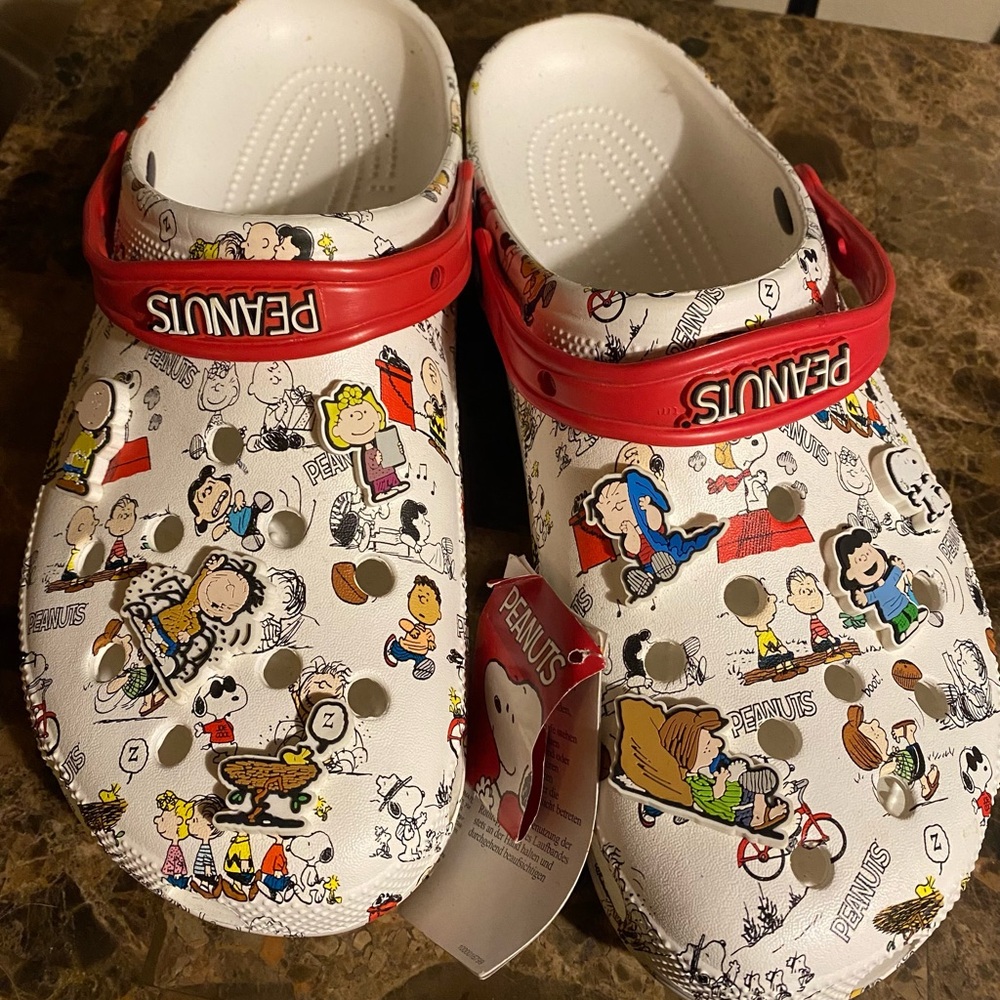 CROCS Peanuts Graphic Loafers - Red and White